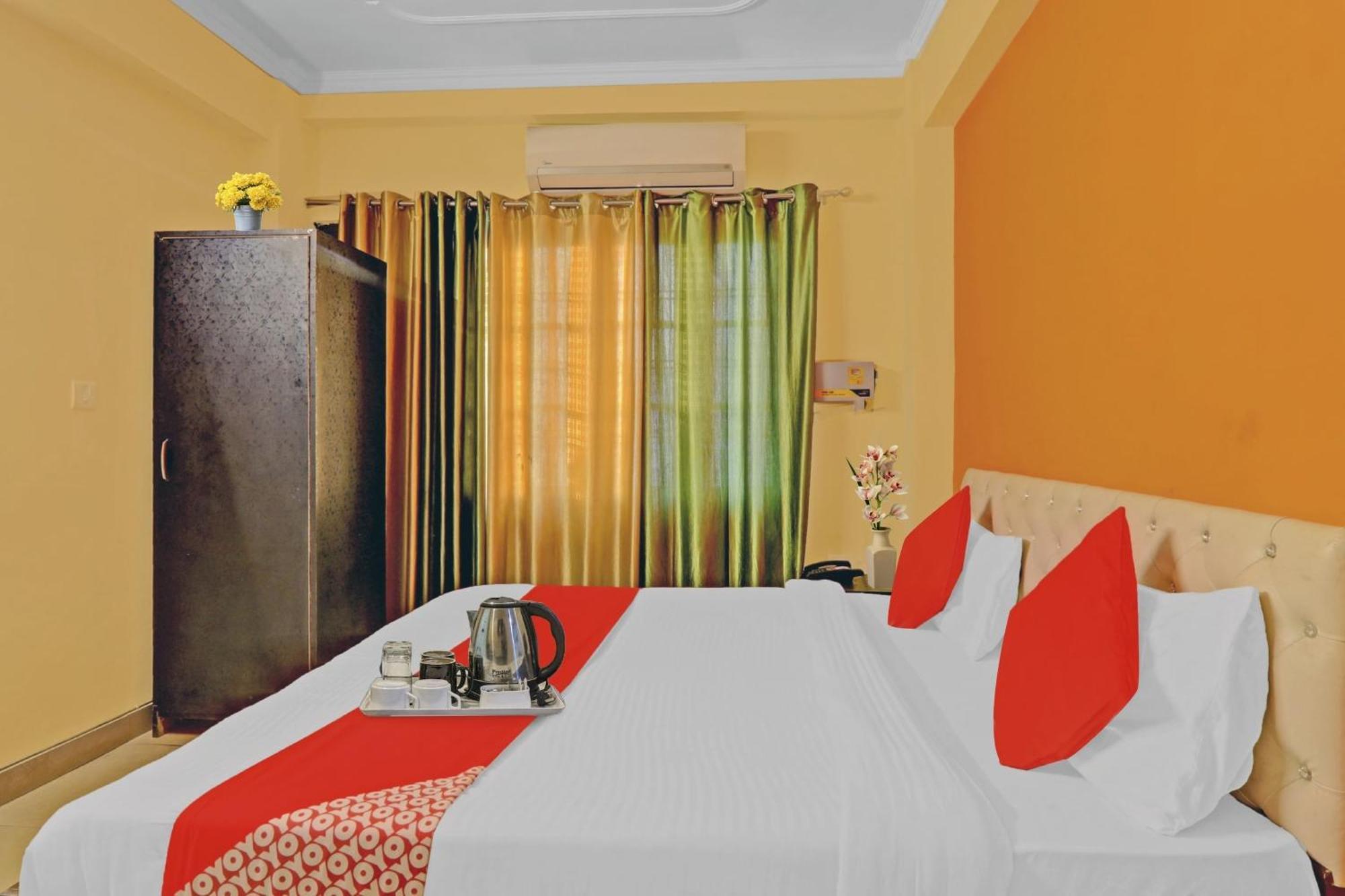 Hotel O J.D Palace Chinhat Luaran gambar