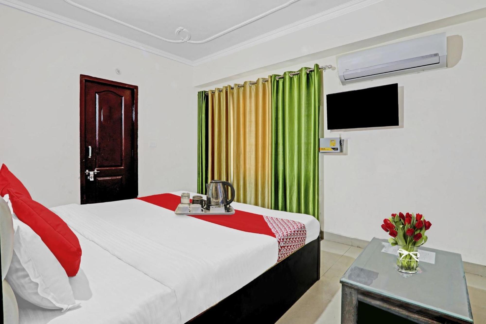 Hotel O J.D Palace Chinhat Luaran gambar