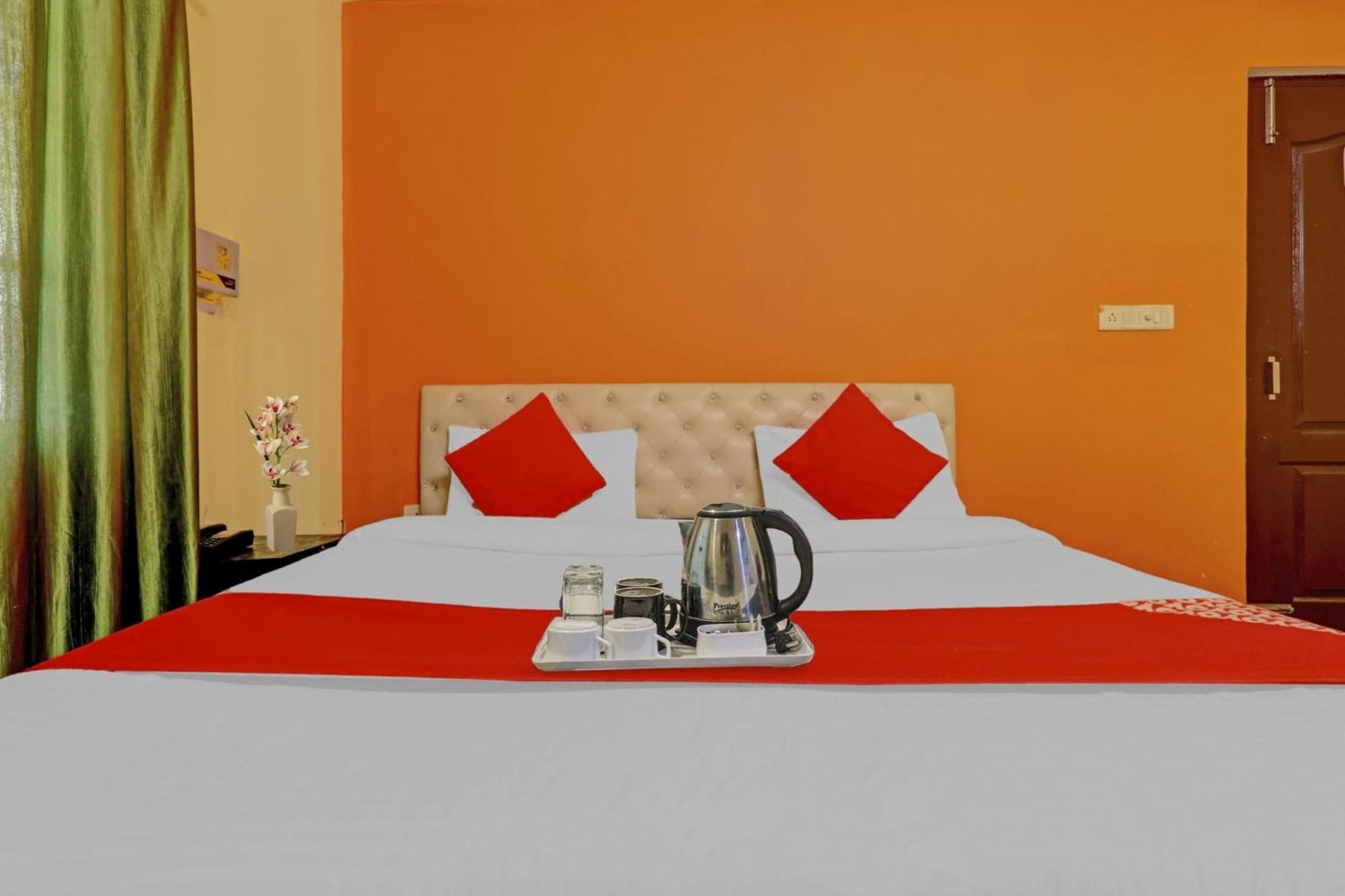 Hotel O J.D Palace Chinhat Luaran gambar