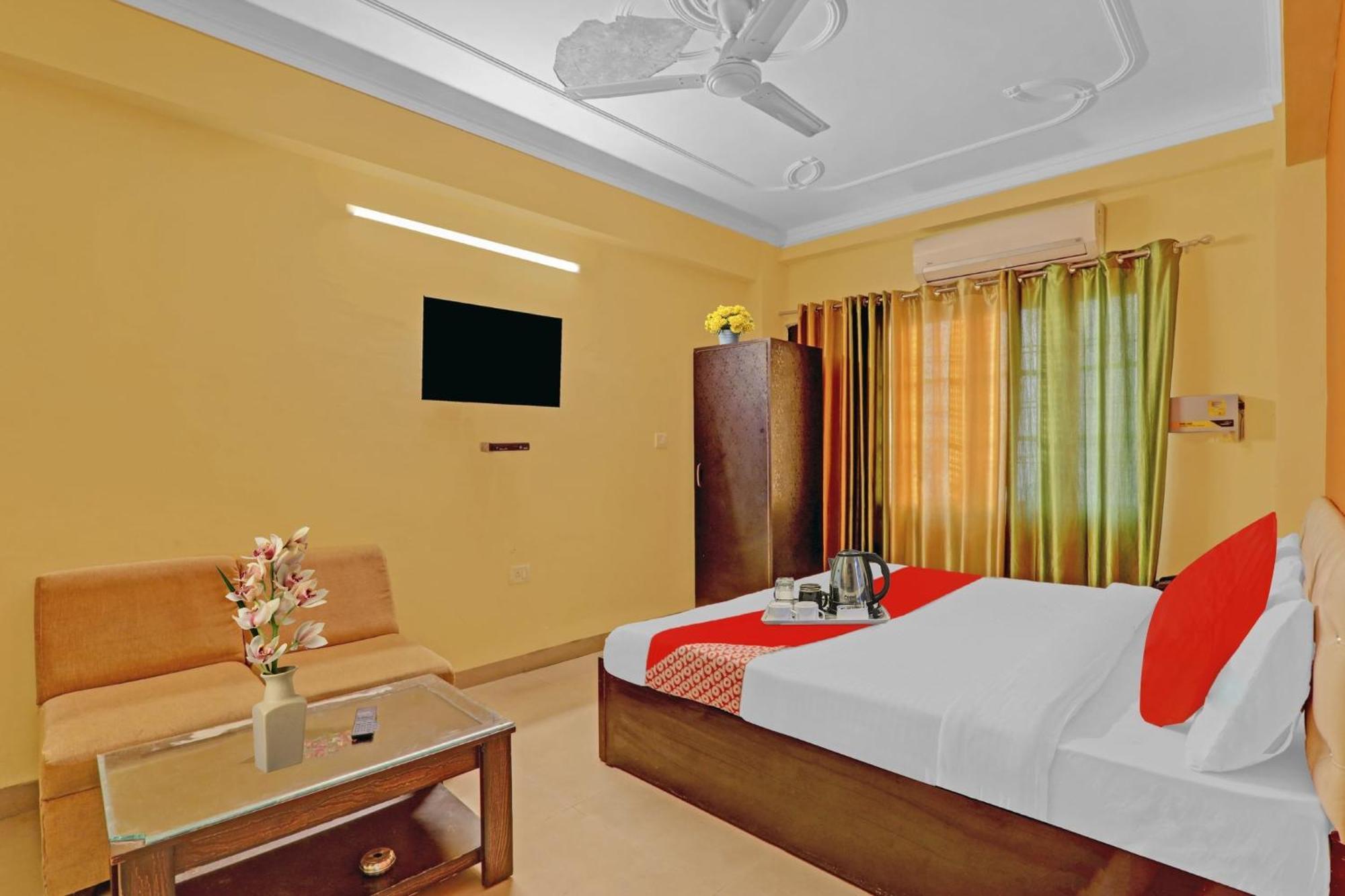 Hotel O J.D Palace Chinhat Luaran gambar